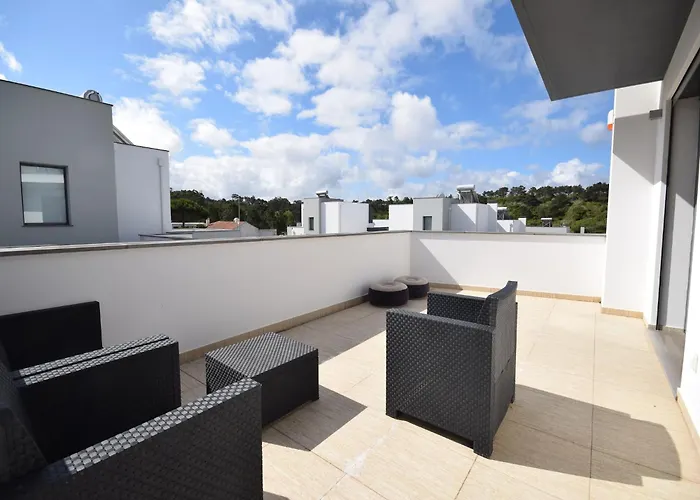 Family With Terrace And Pool *