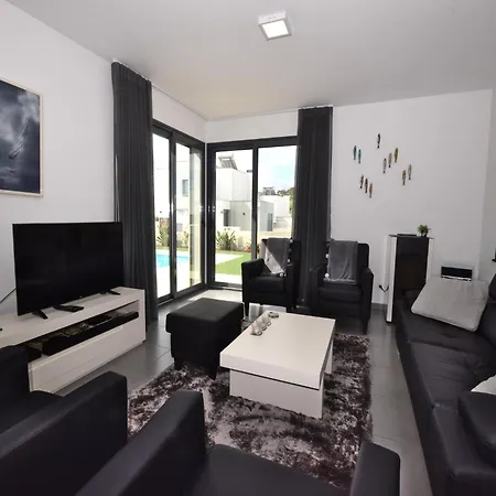 ヴィラ Family With Terrace And Pool フォス・ド・アレーリョ