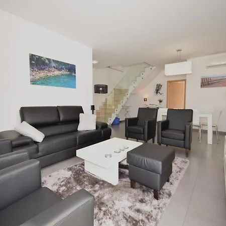 ヴィラ Family With Terrace And Pool フォス・ド・アレーリョ