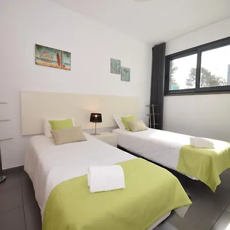 Family With Terrace And Pool ヴィラ *